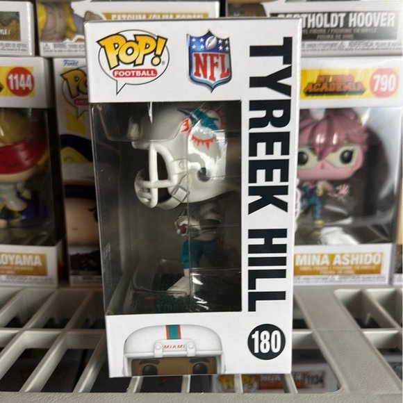 Funko POP! NFL Football Dolphins Tyreek Hill Figure #180 - Picture 3 of 7